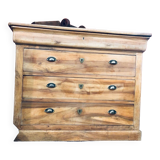 Walnut chest of drawers