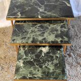 Pull-out tables in gilded metal and green marble – 60s/70s