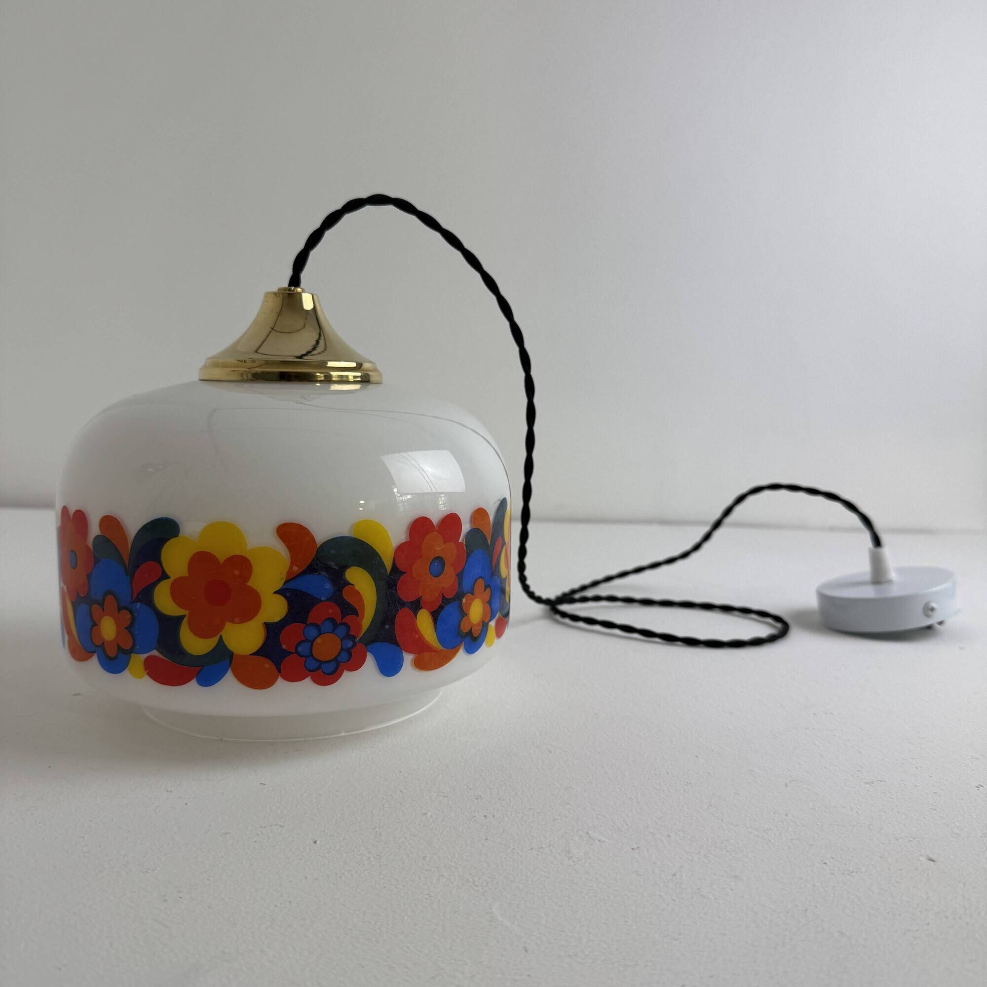 VINTAGE OPALINE SUSPENSION LIGHT 1970