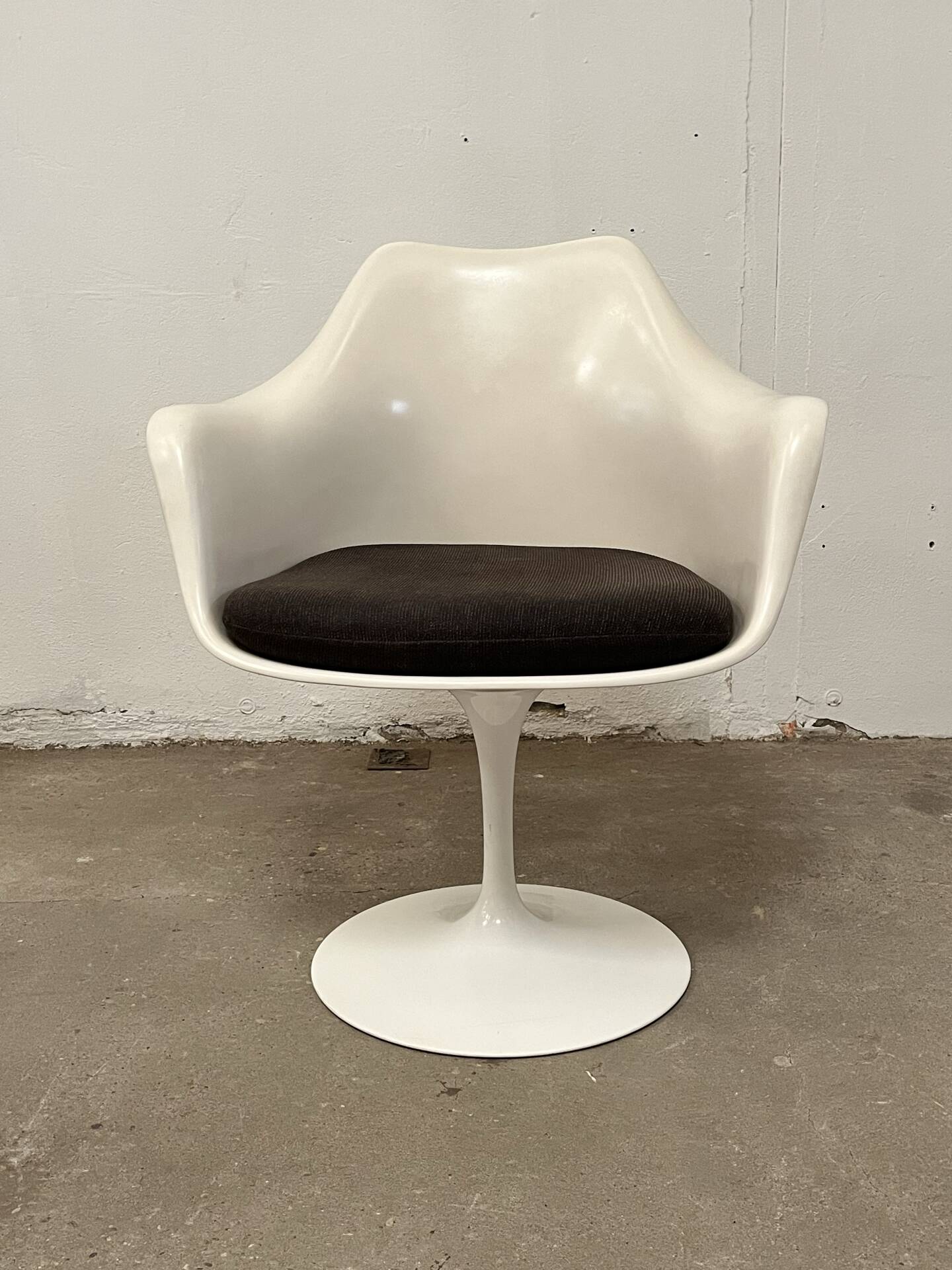 Pair of Tulip armchairs Saarinen Knoll