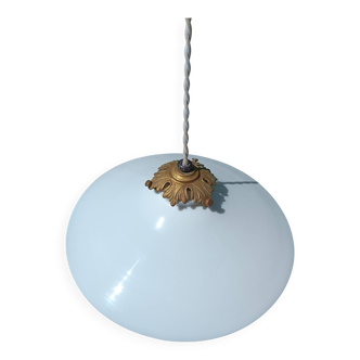 Opaline suspension