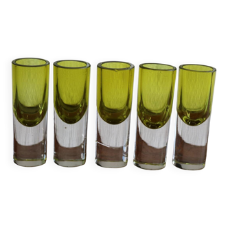 Set of 5 green glass liqueur glasses
