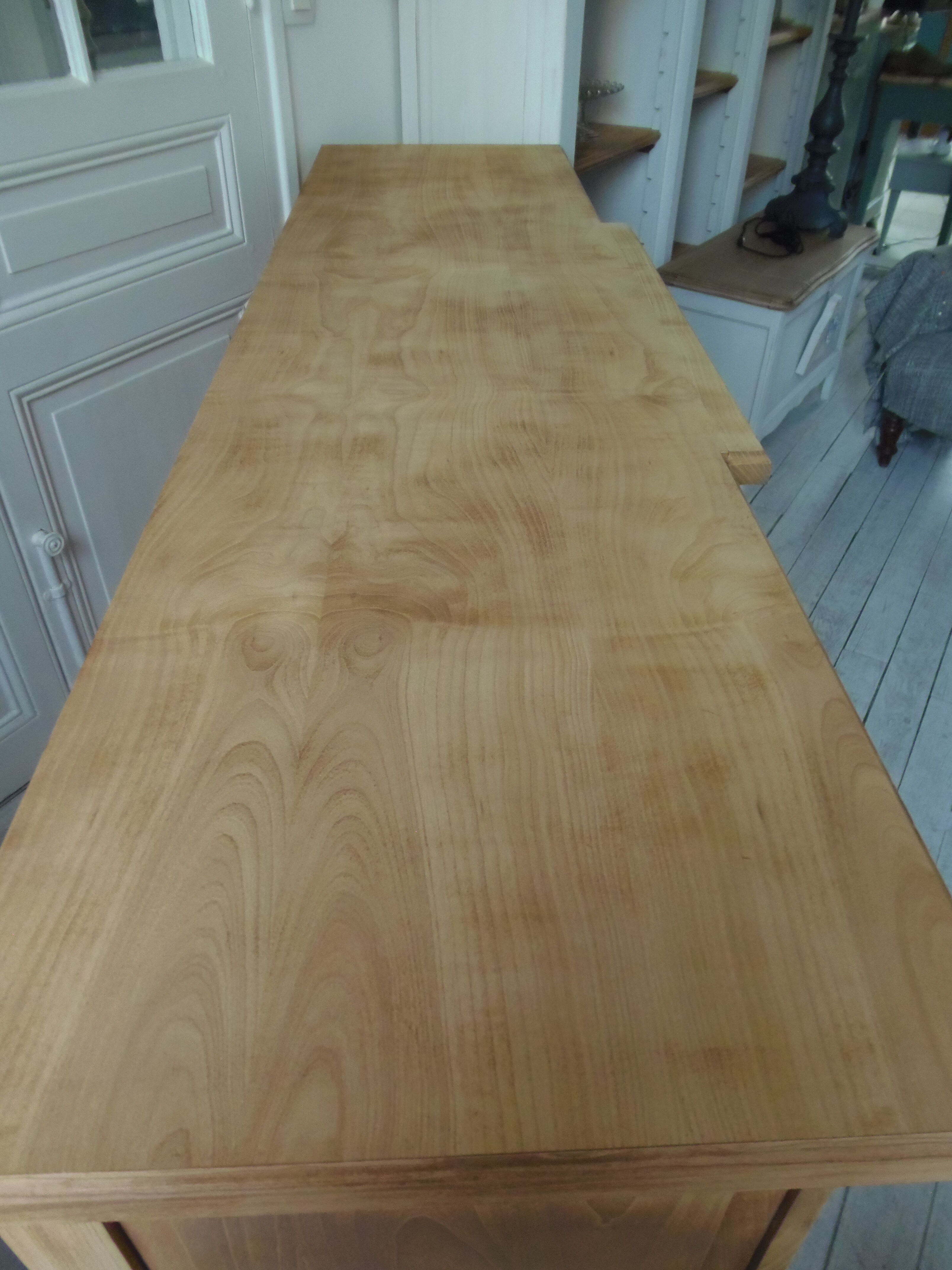 Buffet 3 doors of beautiful Louis XVI style in raw wood