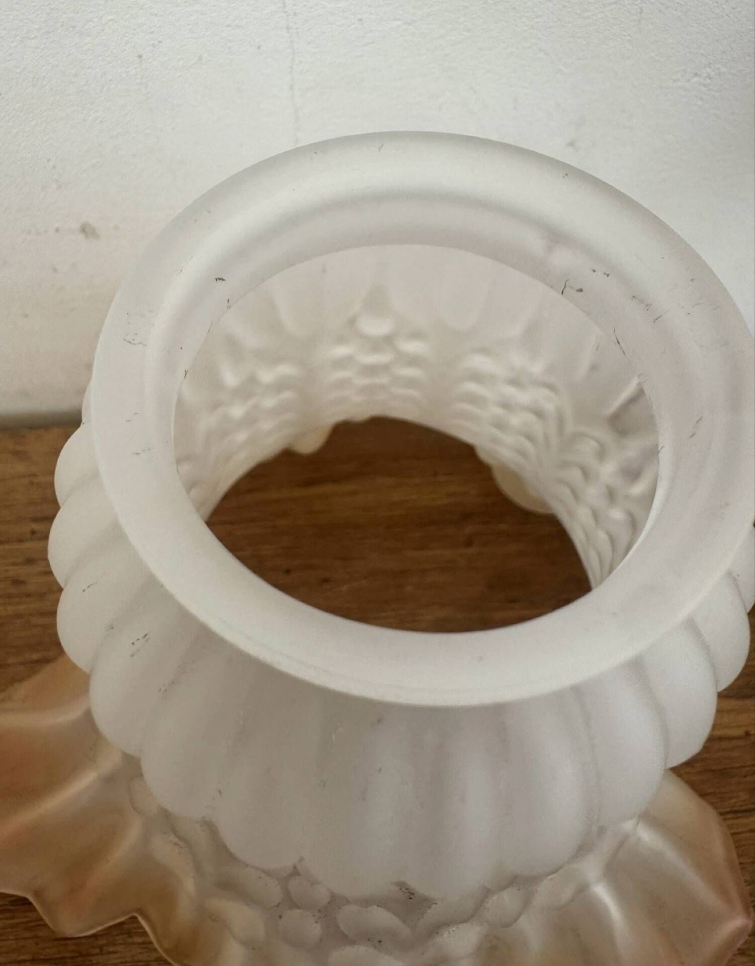 Lot 3 Tulipes jaune Ancienne en verre moulé dépoli art déco lustre, ab