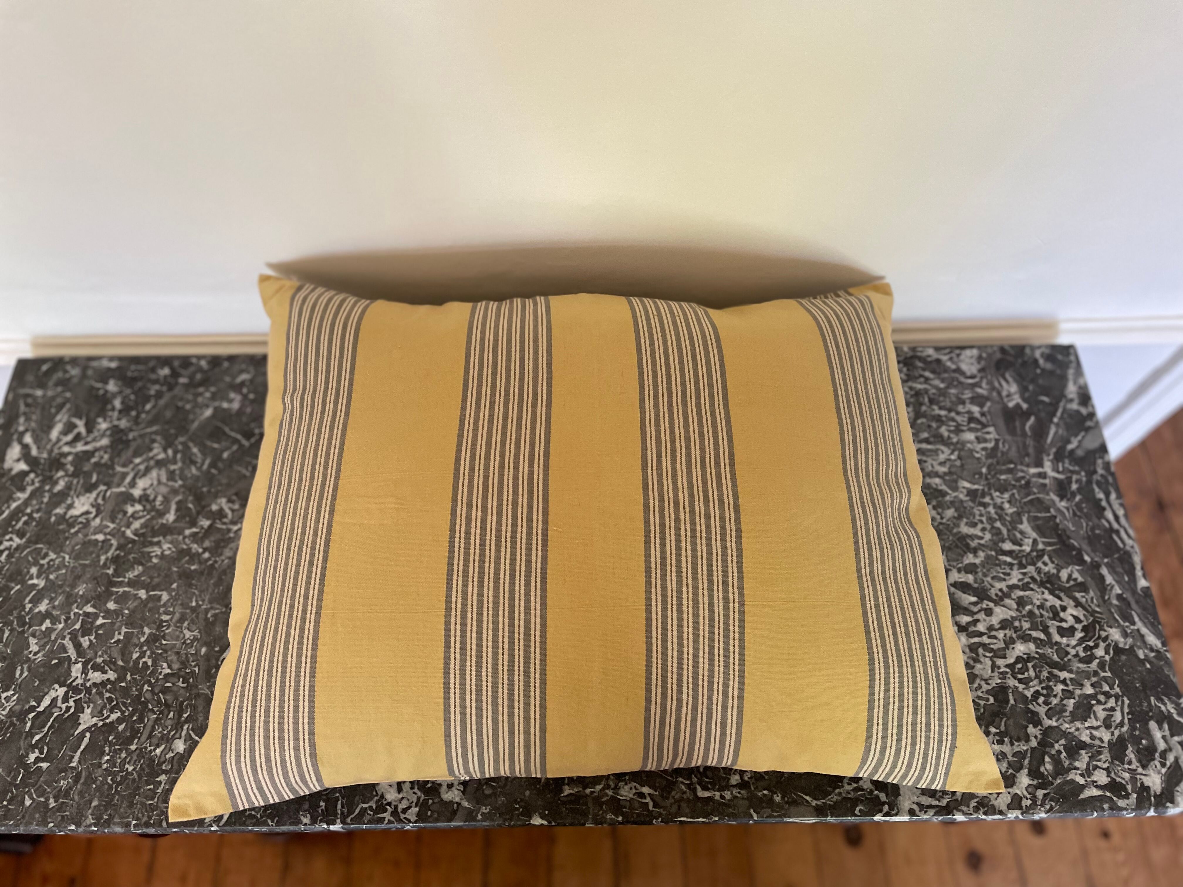 Coussin rayé