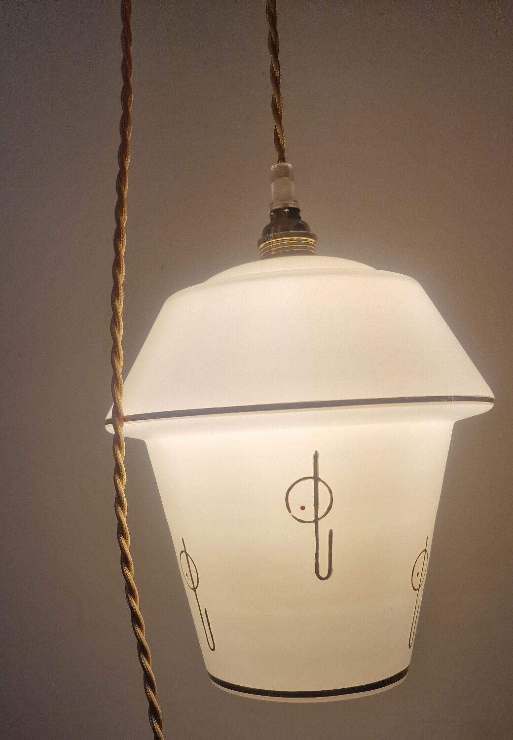 White opaline pendant lamp with gold décor