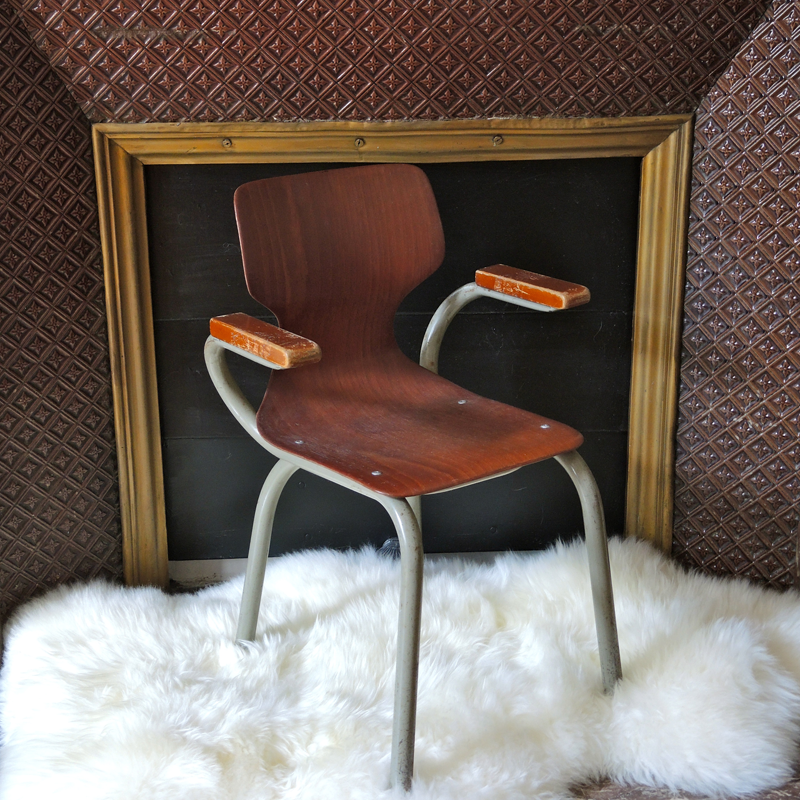 Pagholz wooden chair with armrest