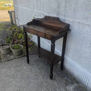 Dresser, oak desk