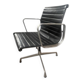 Fauteuil de bureau en cuir avec pieds chrome VITRA