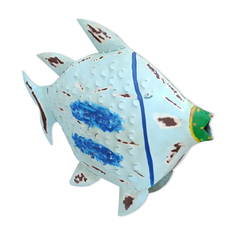 Poisson en métal bleu