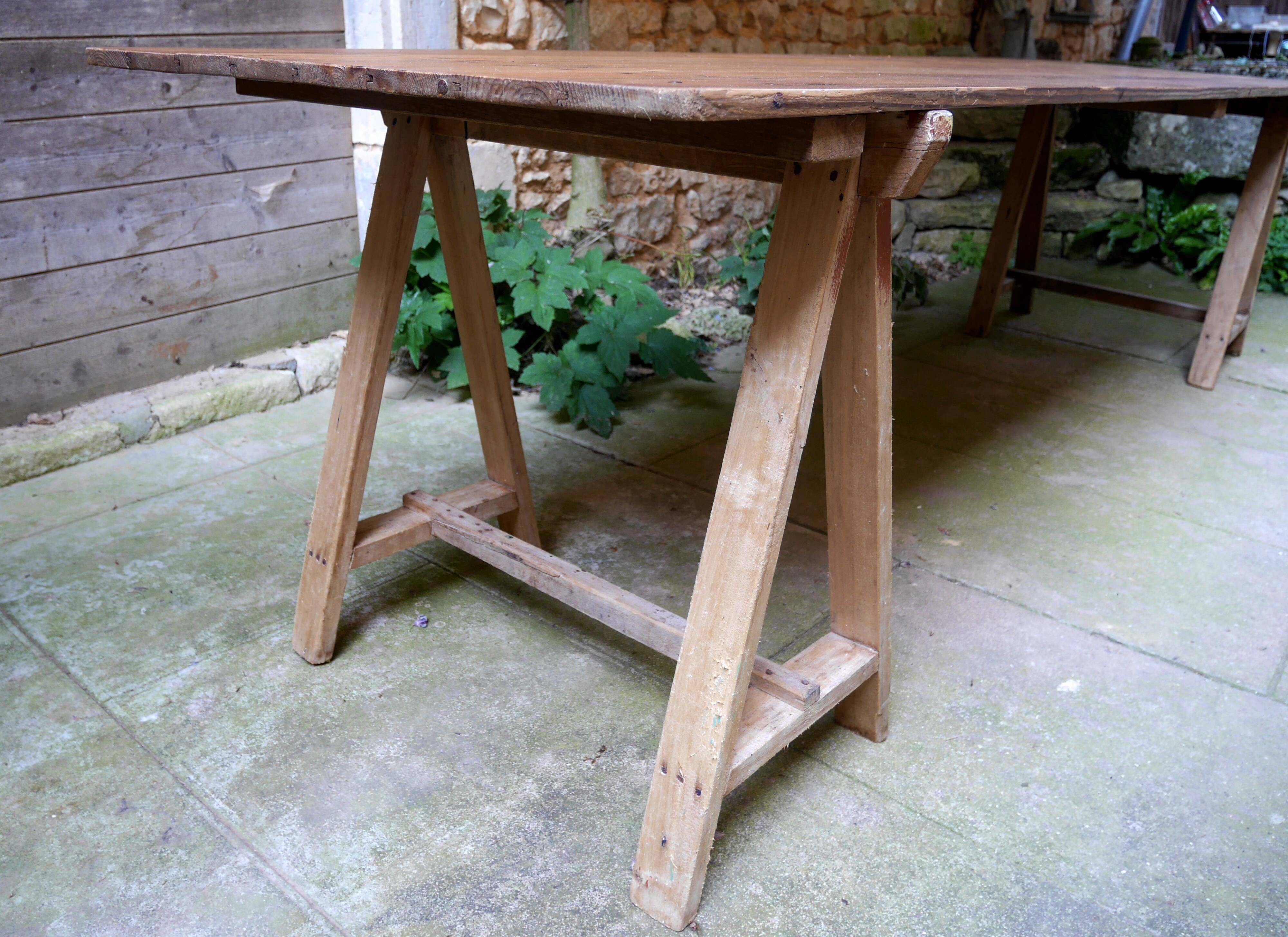 grande table de guinguette en bois sapin