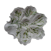 Scallop dish with seaweed decoration in ceramics