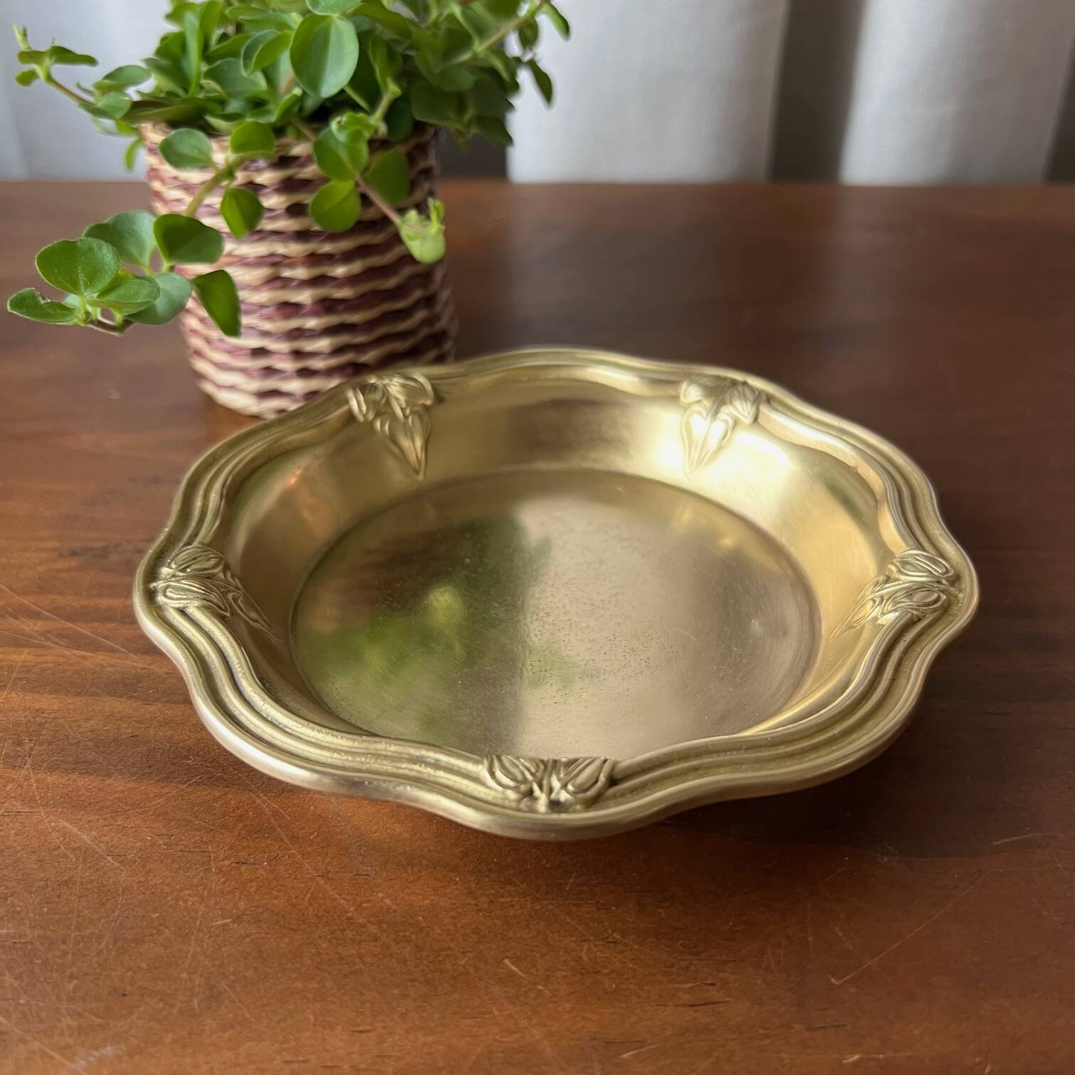 Bronze cup, chiseled