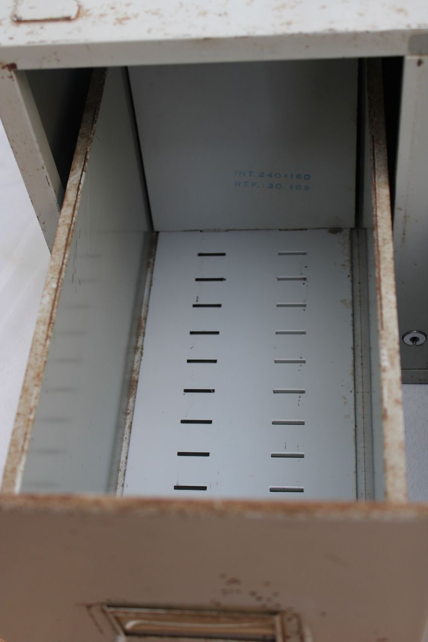 Metal locker