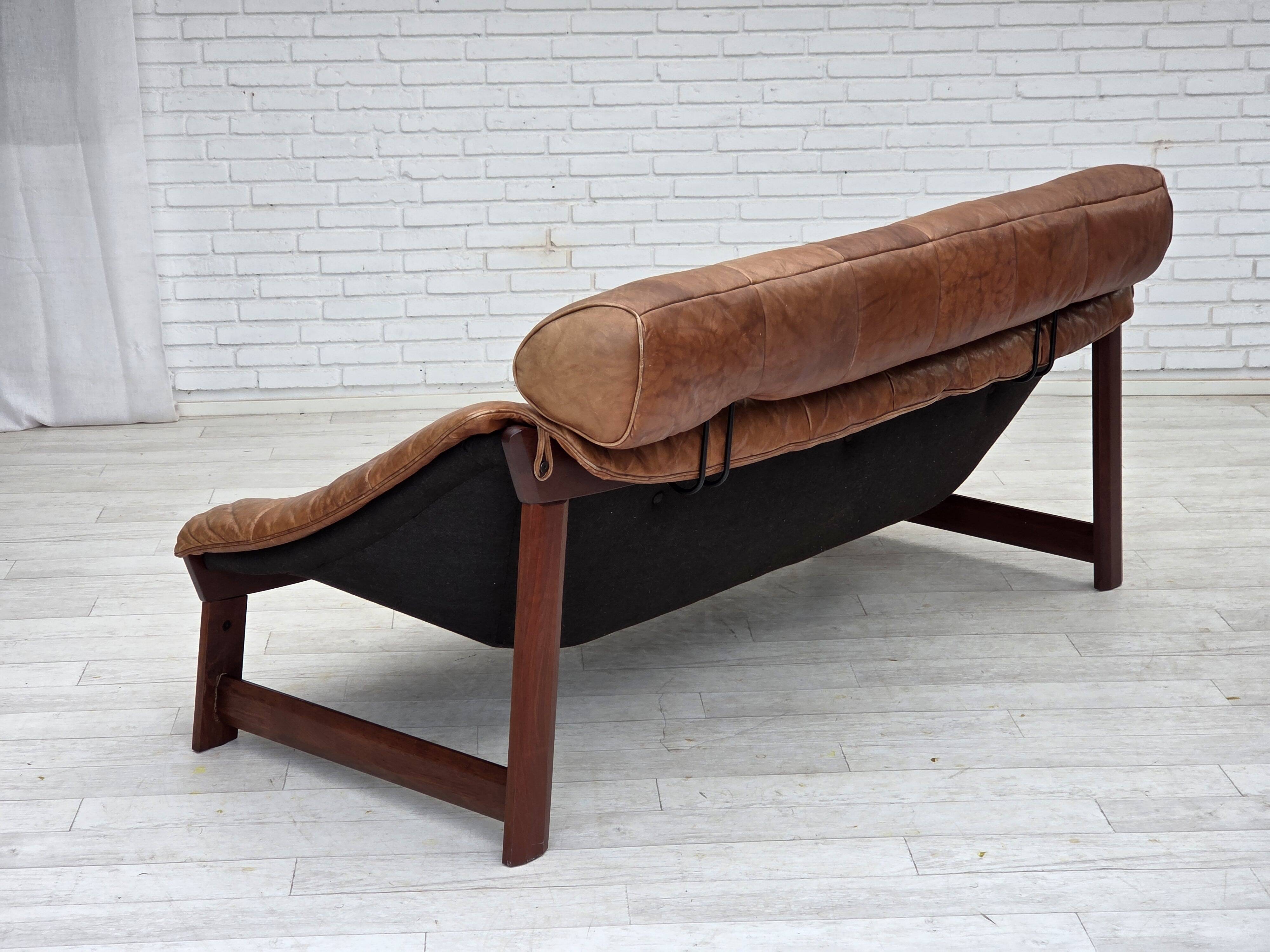 1970s, Norwegian design by Jan Erik Lindgren. 2-seater sofa model "Amazon".