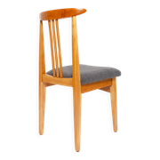 Mid-Century beech wood chair with grey boucle fabric, M. Zielinski, Europe, 1960.