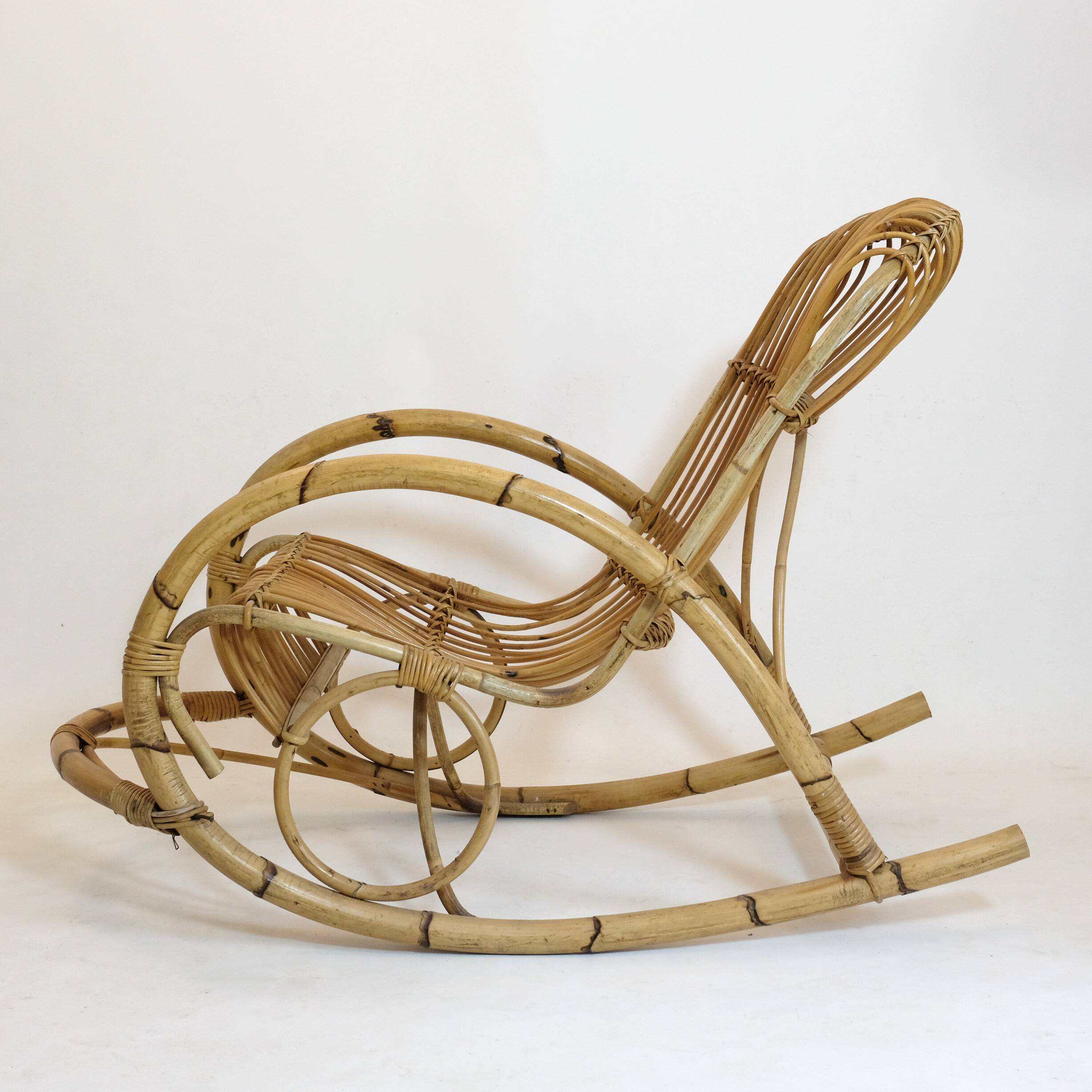 Rohe Noordwolde, rattan rocking chair from the 60s-70s.