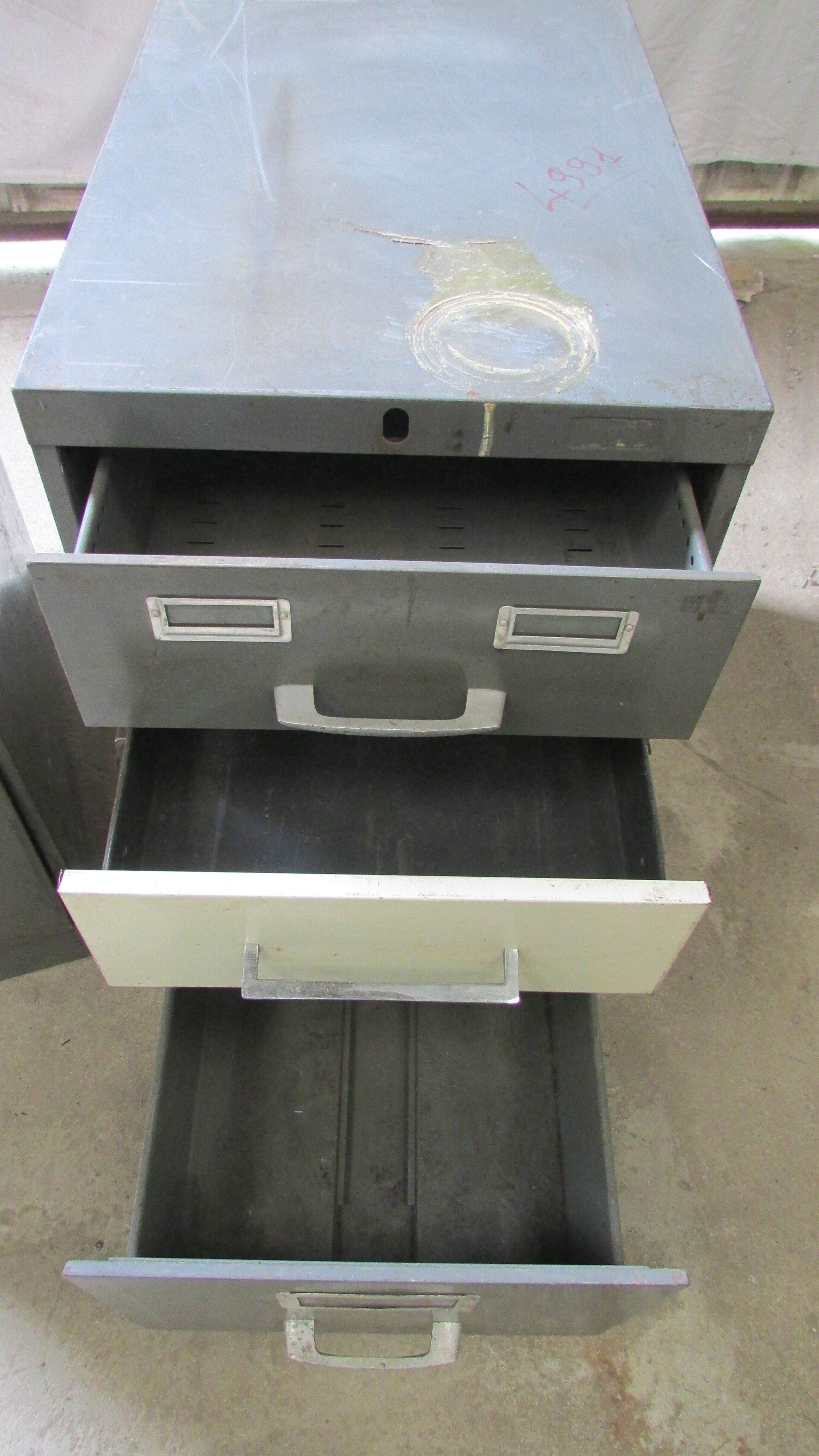 Set of 2 metal lockers Ronéo