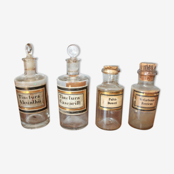 Set of 4 vials / vials of apothecary