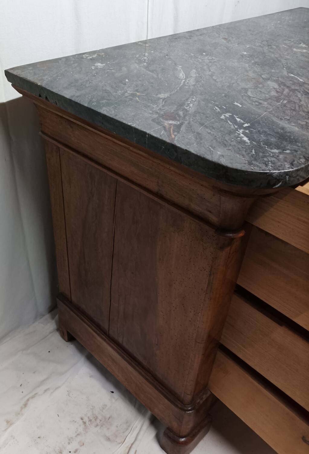 Antique Louis Philippe chest of drawers with 4 drawers and marble