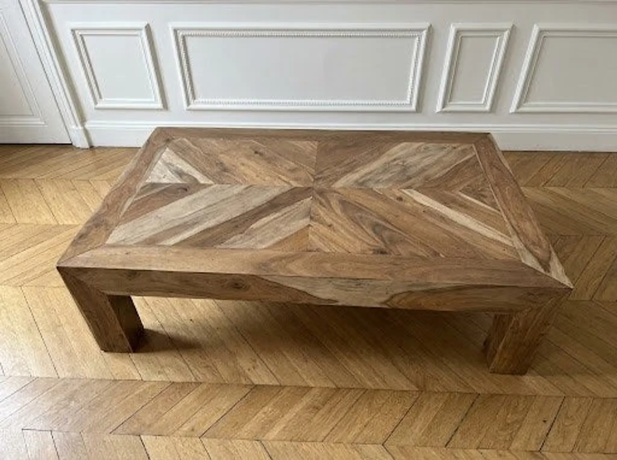 Large coffee table made of solid sheesham wood, with a diamond point marquetry top.