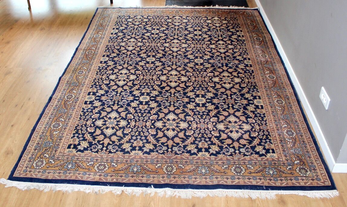 Pakistani vintage carpet 275x192 cm