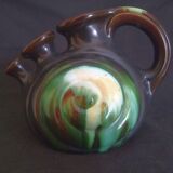 Vase with 3 flowers in the shape of a ceramic snail from Thulin (Belgium)