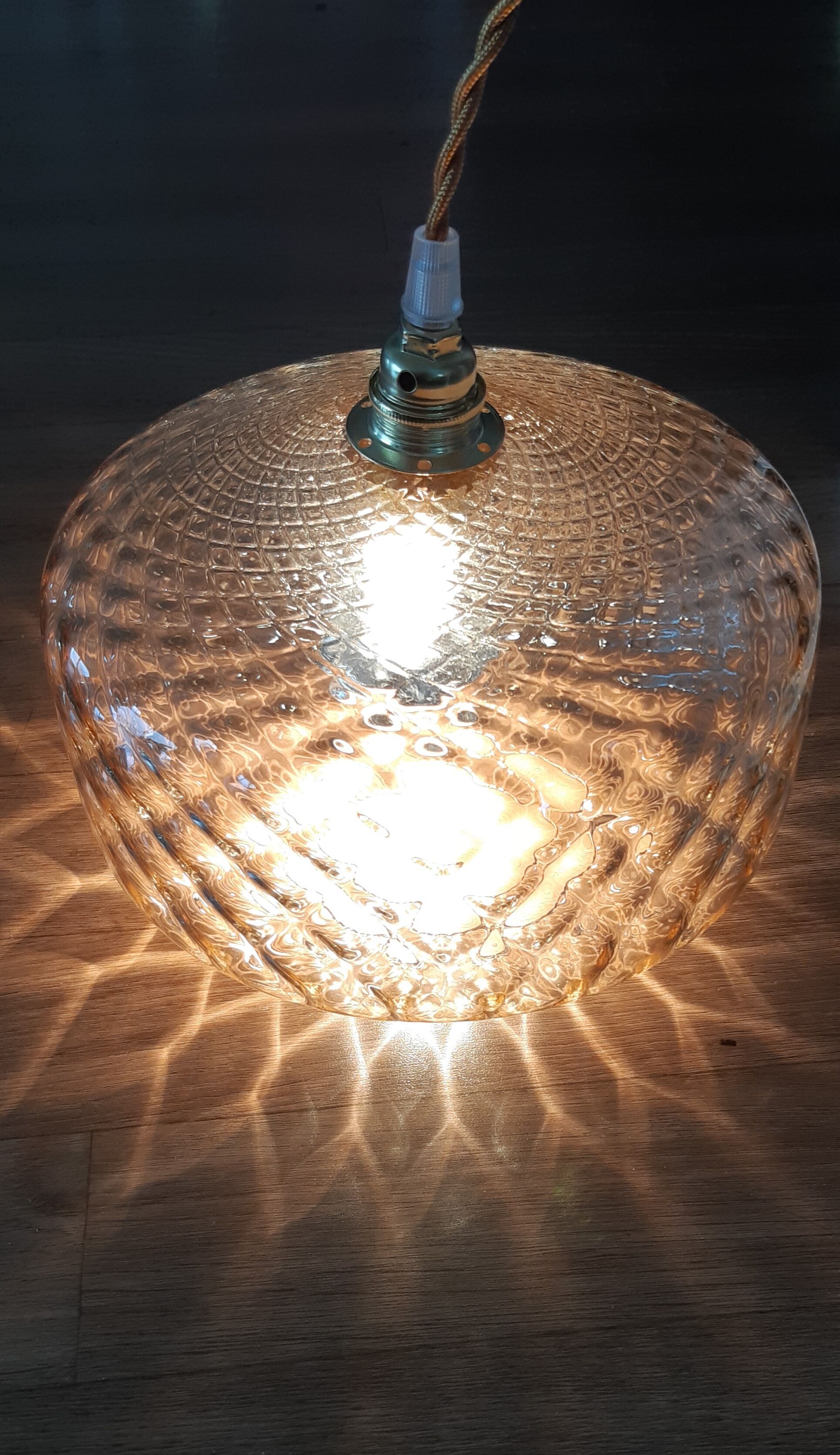 Glass hanging lamp