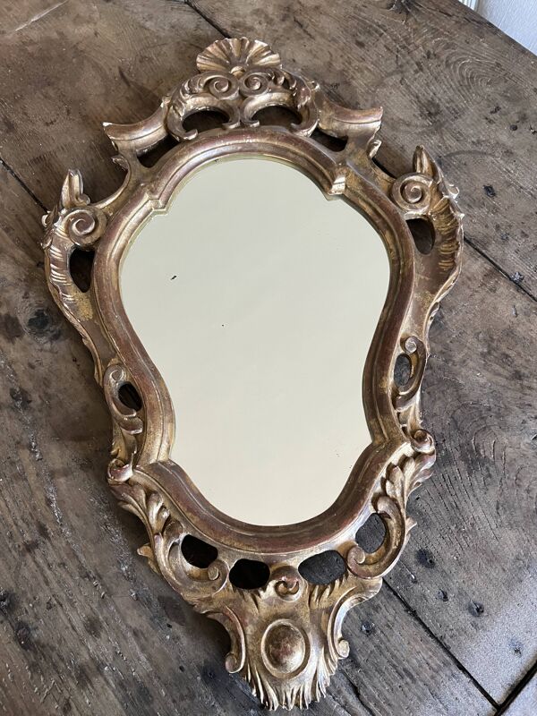 Miroir ancien baroque doré à la feuille – bois sculpté