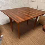 Wallet game table
