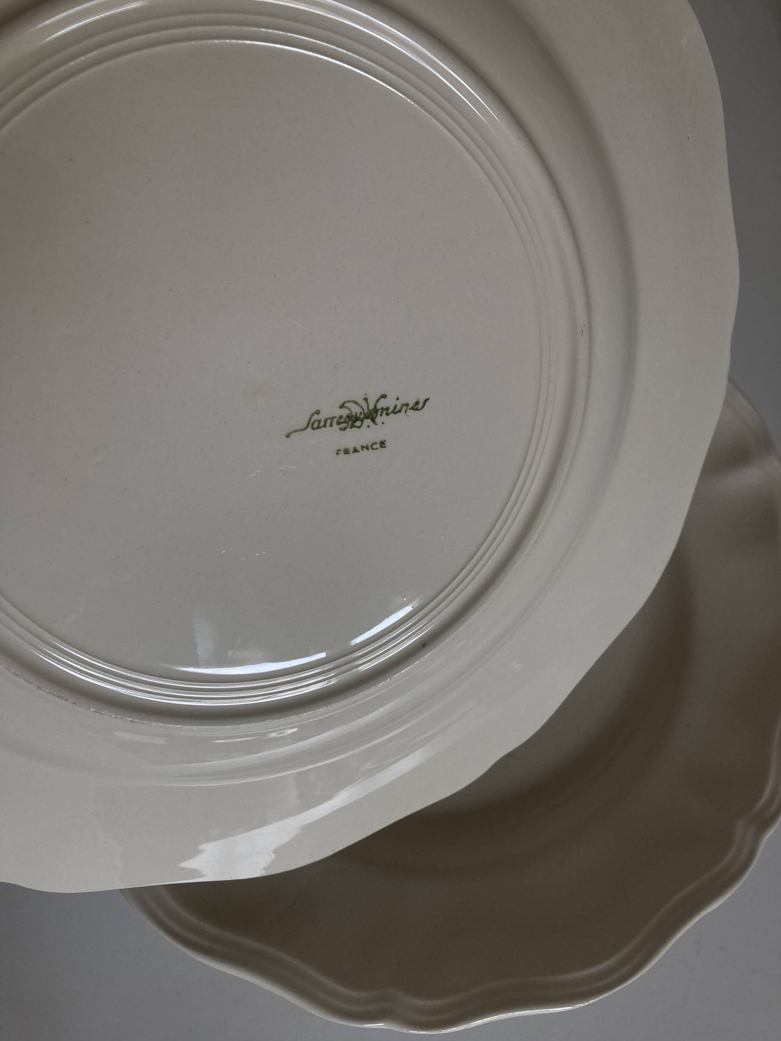 Set de 7 assiettes Ivoire de Sarreguemines à godrons 1960