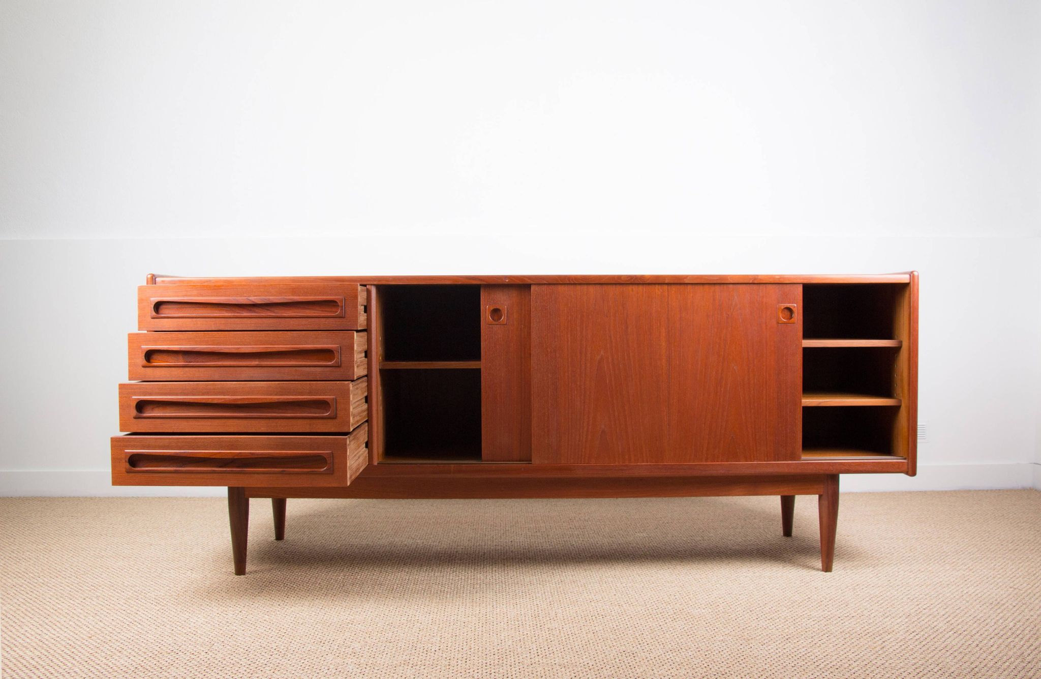 Enfilade Danoise en Teck 200 cm, modèle 31b, par Johannes Andersen 1960.