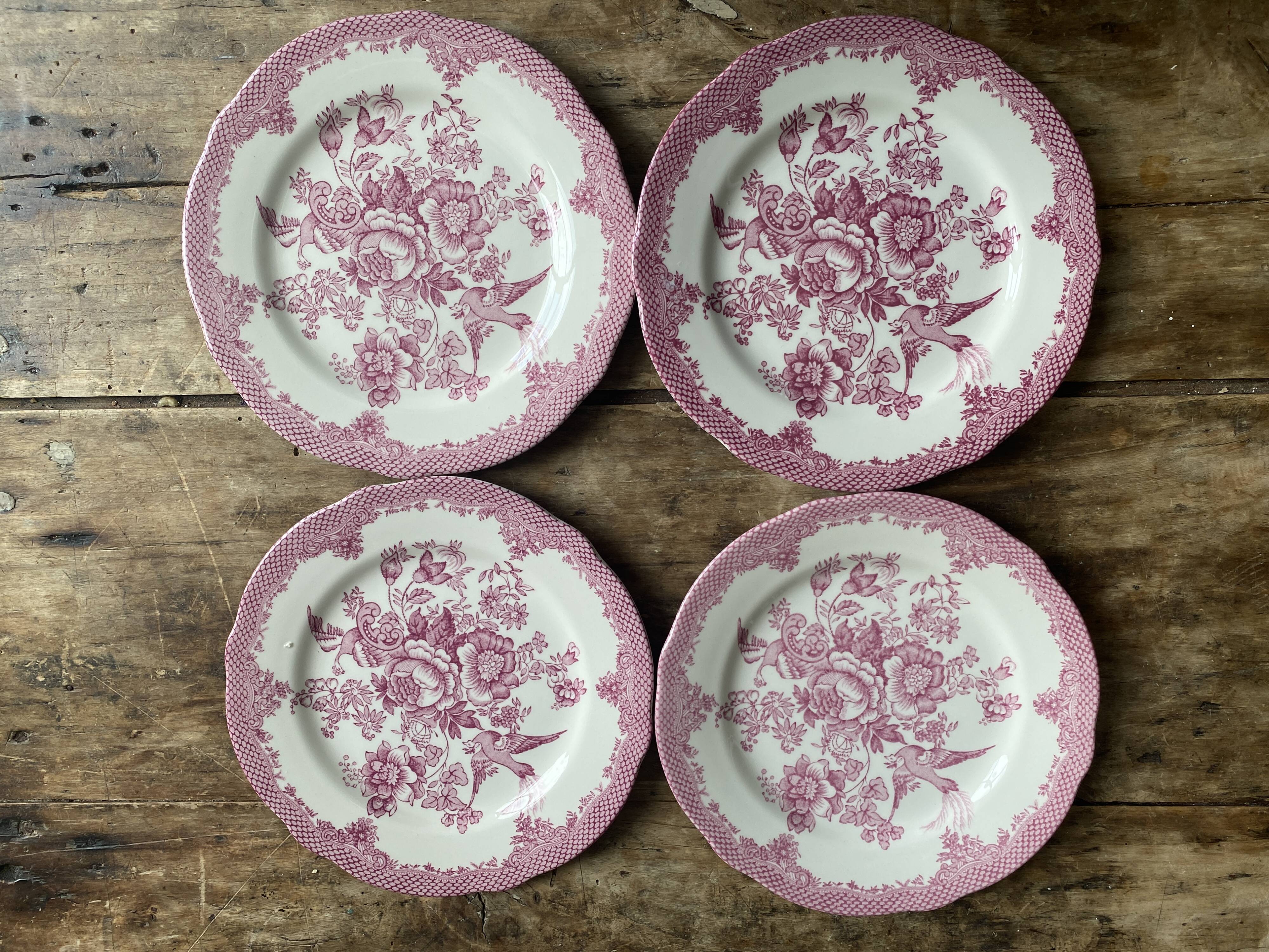 Set of 4 floral pattern dessert plates