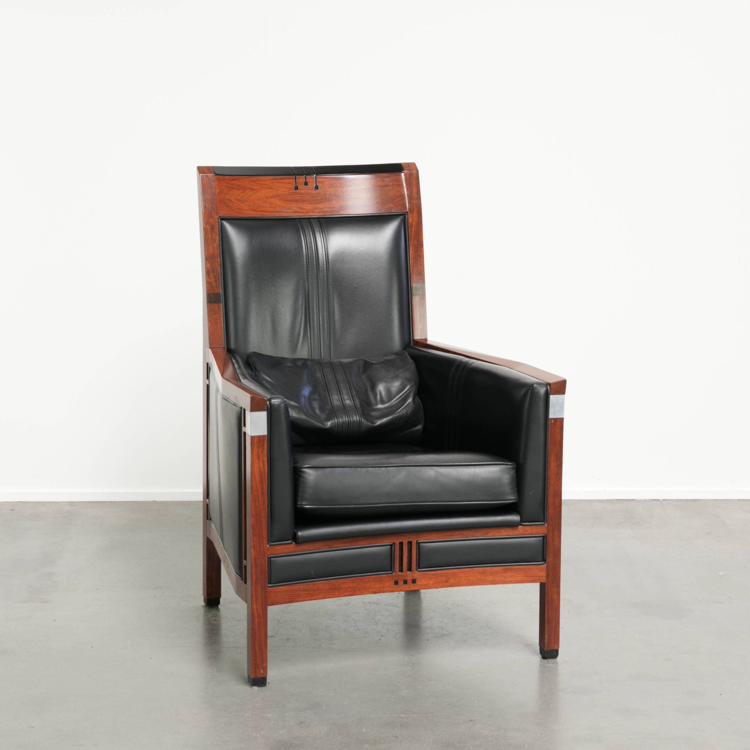 Cow leather Art Deco design armchair with a timeless look