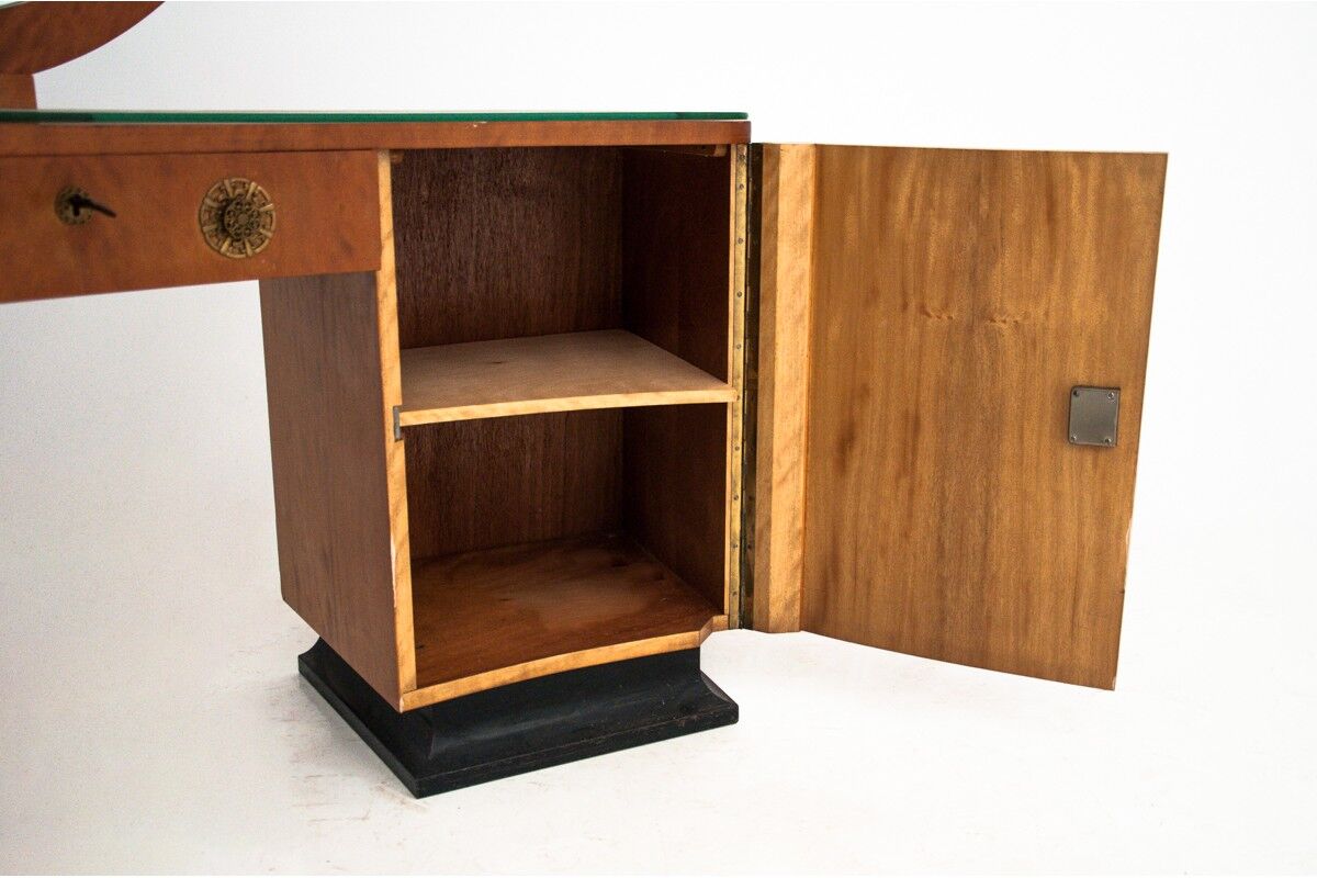 Art deco dressing table with mirror