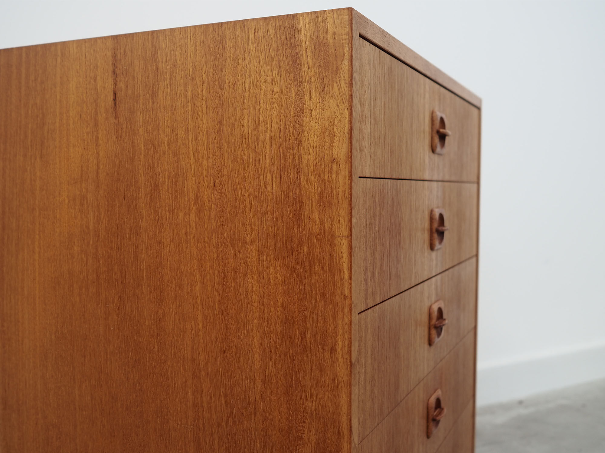Commode en frêne, design danois, années 70, production: Danemark