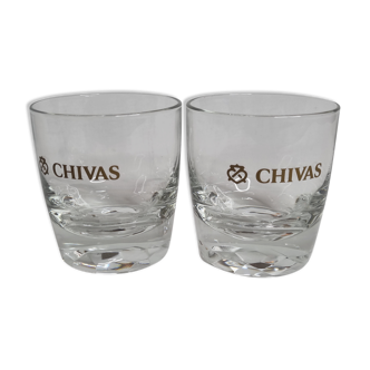 Deux verres à whisky Chivas de forme arrondie à fond "diamant"