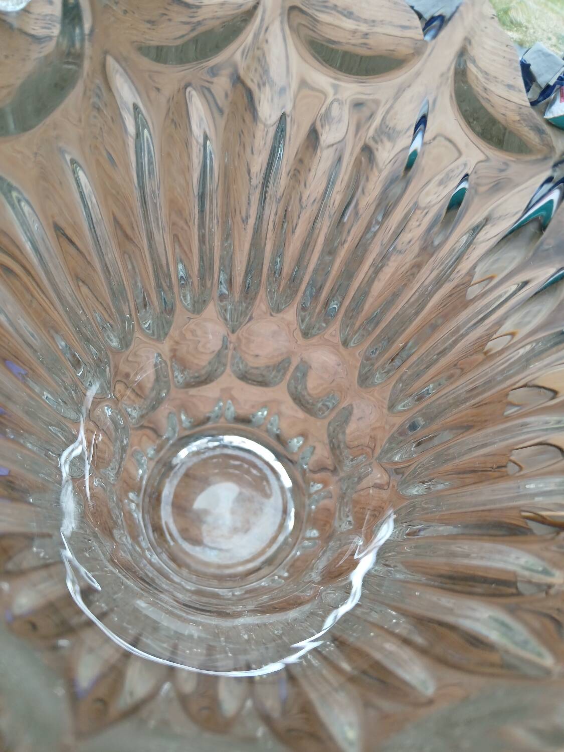 Chiseled glass vase