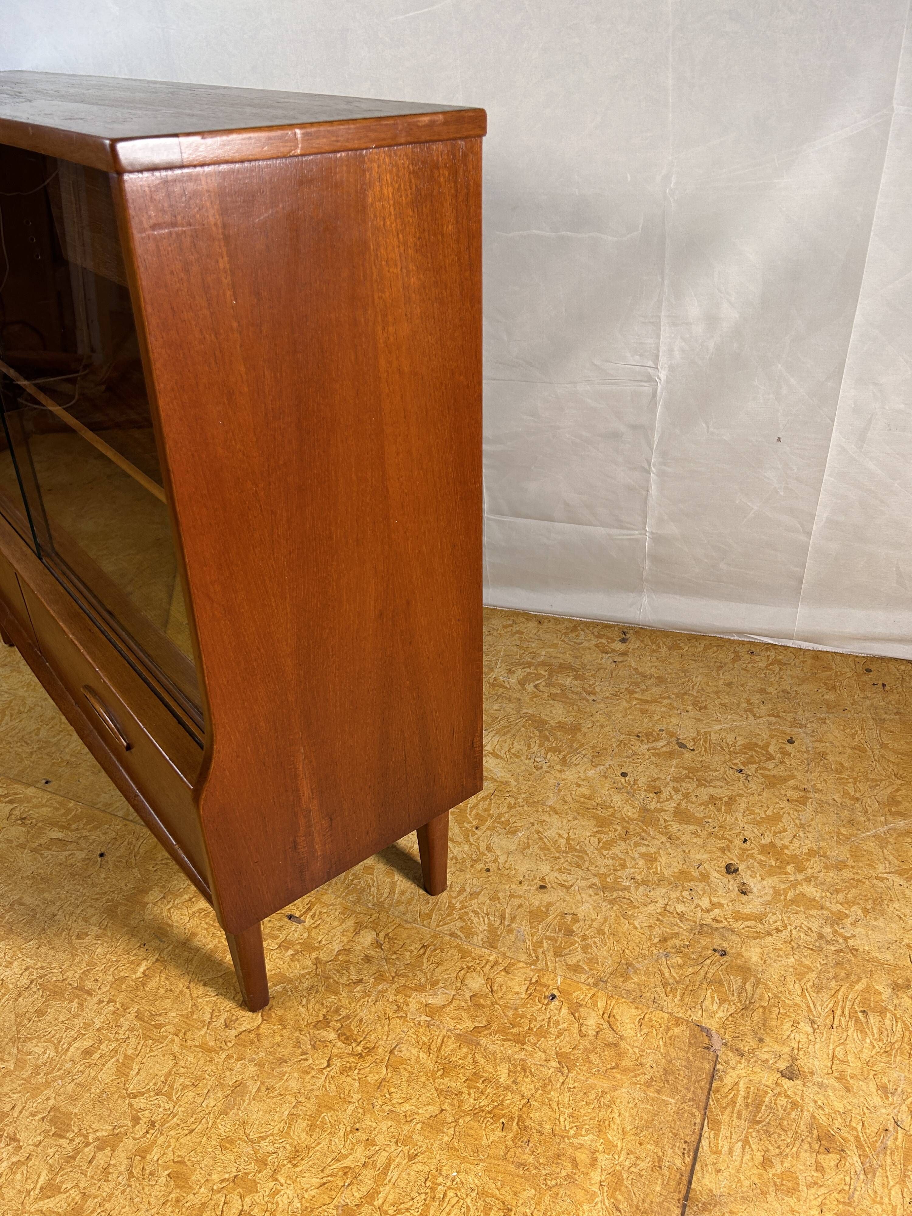 Mid-Century Retro Vintage Teak Bookcase by Jentique, 1960  Elegant, Compact
