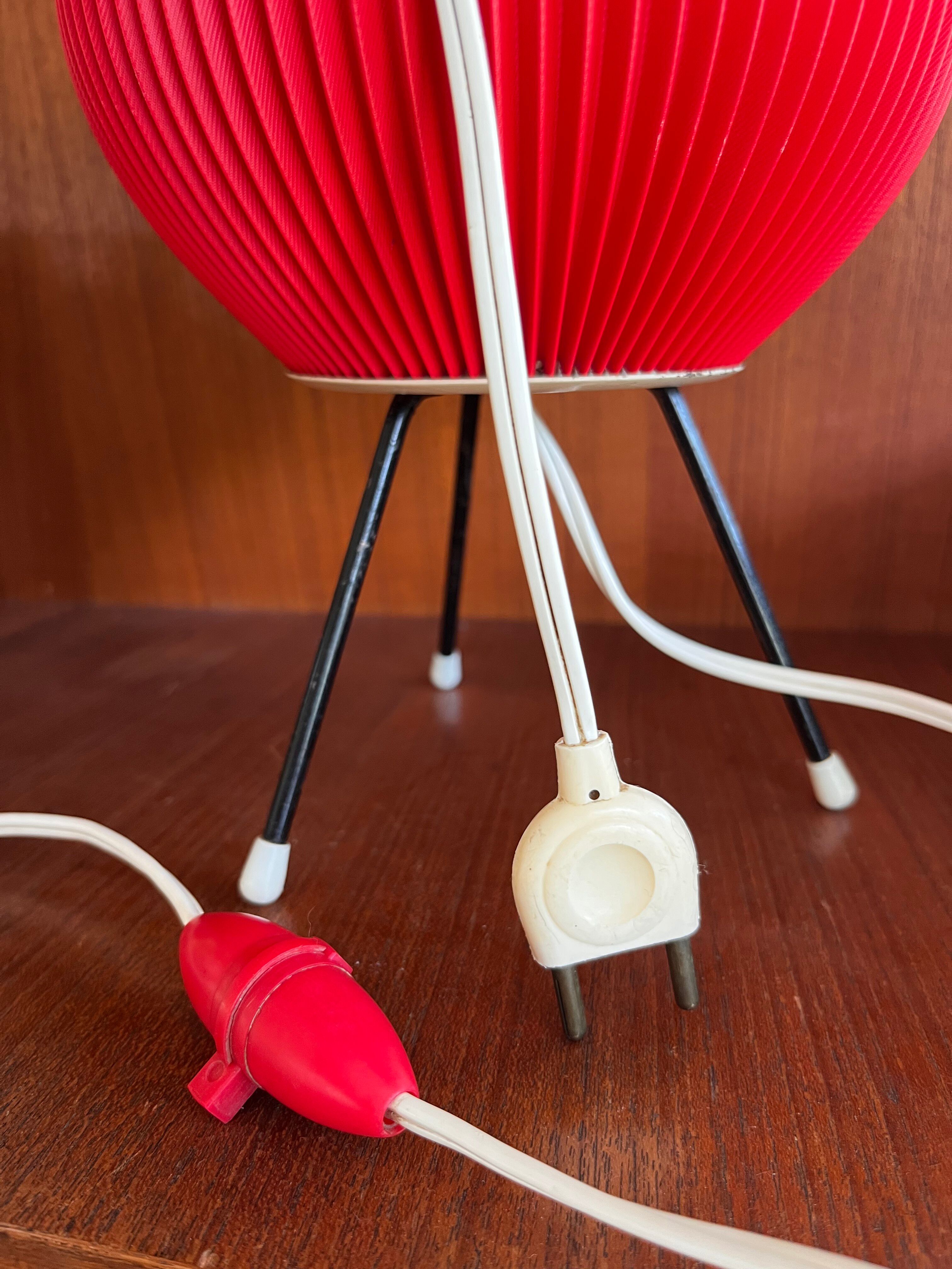 Tripod lamp, pleated red rhodoid, 1950s, 60s design