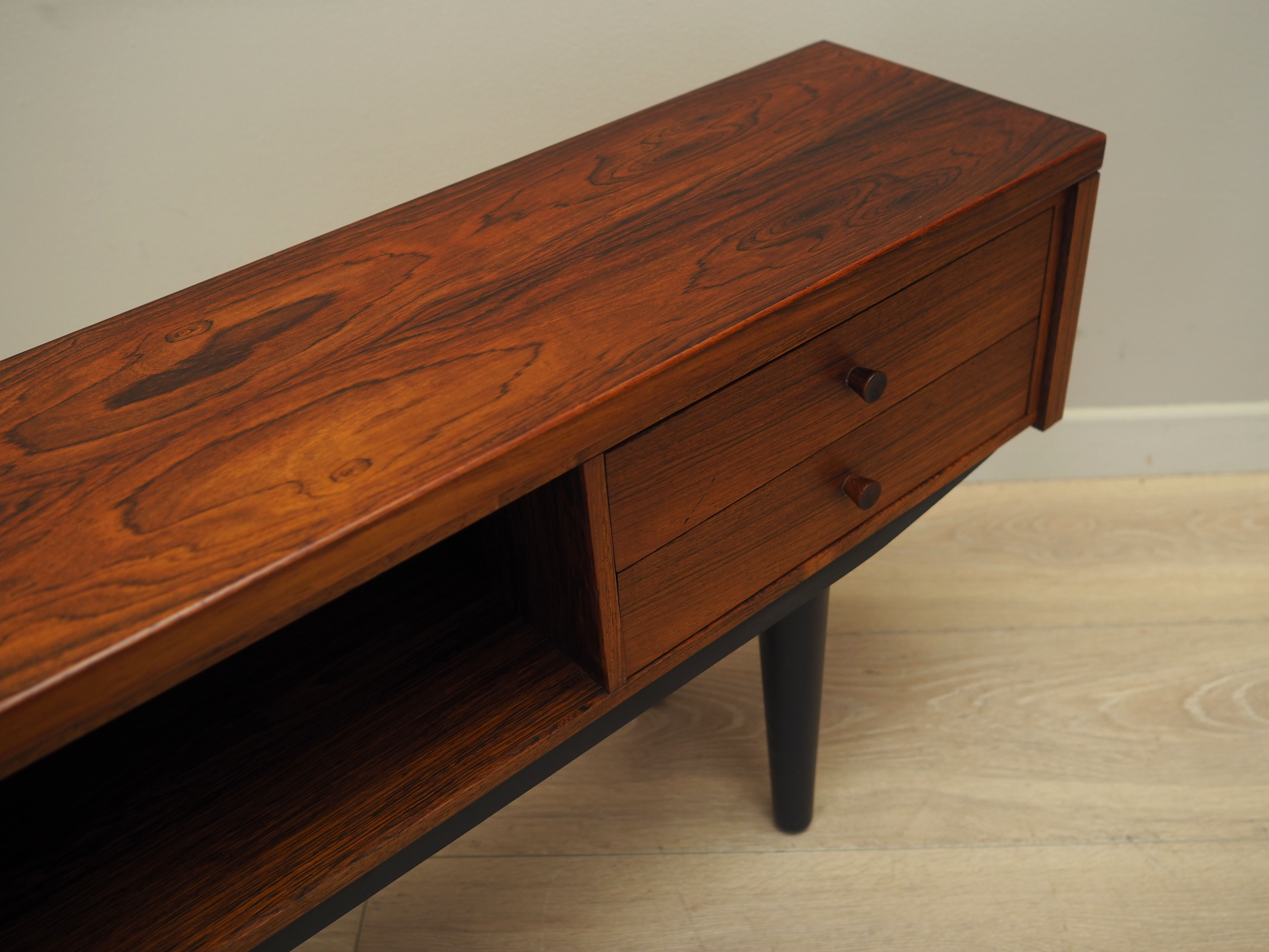Commode en palissandre, design danois, années 1970, production: Danemark