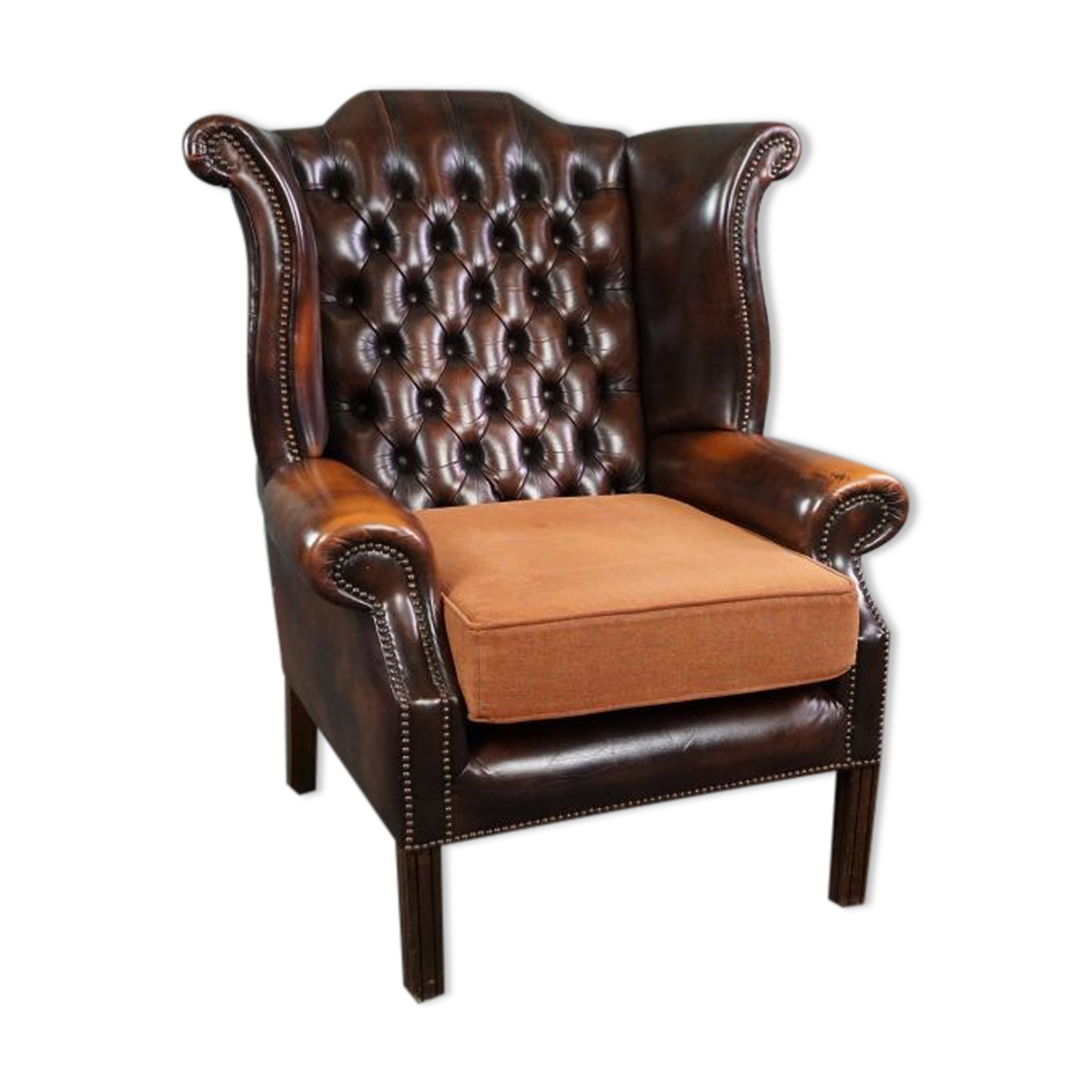 Chesterfield armchair with armrests