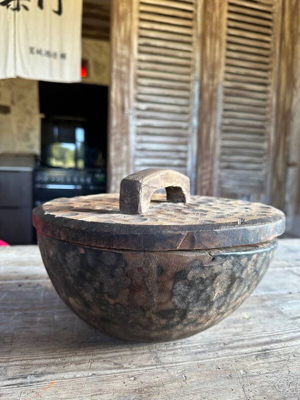 Bols en bois massif avec couvercle