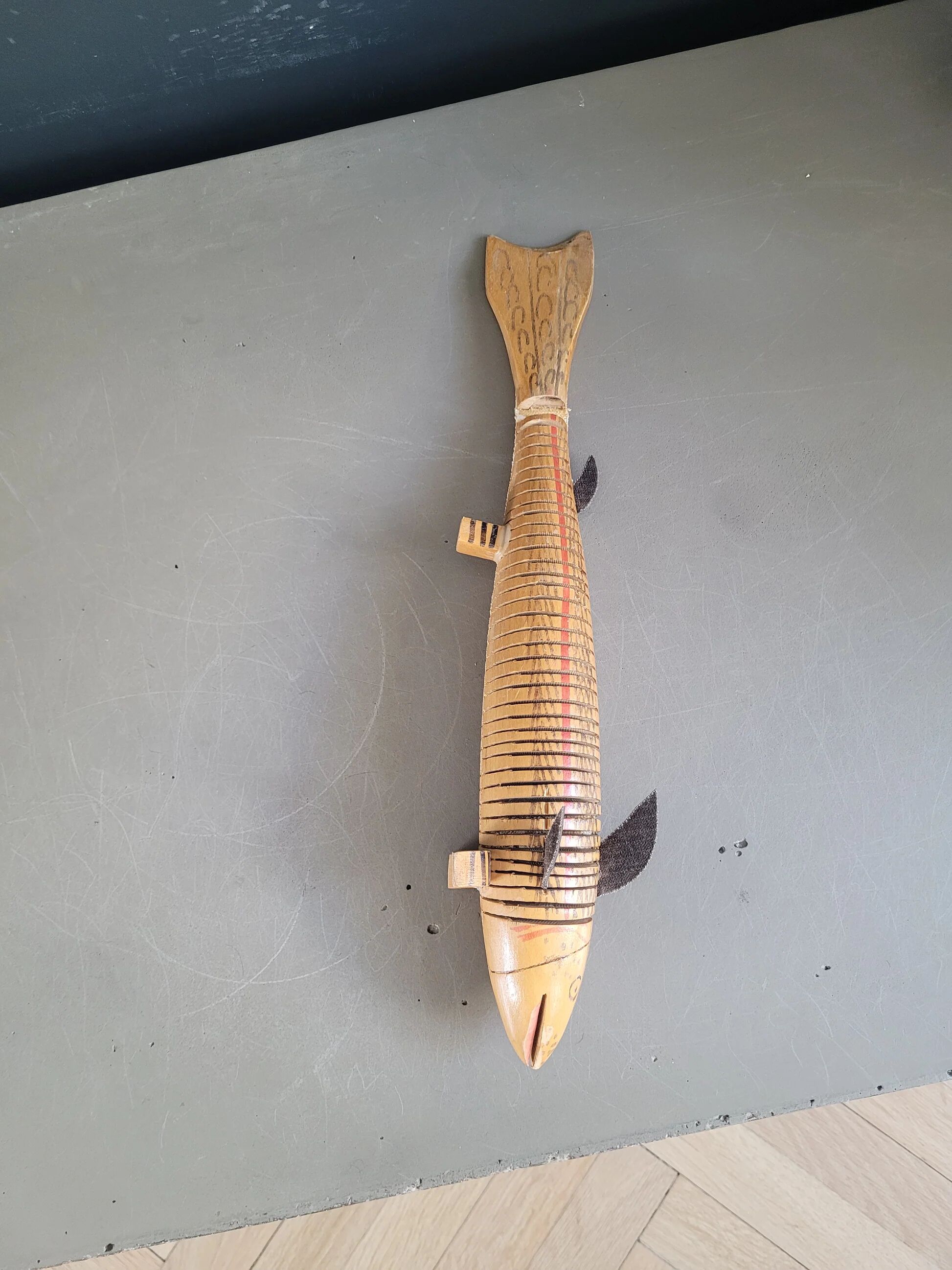 Vintage handmade wooden articulated fish - Ref 854