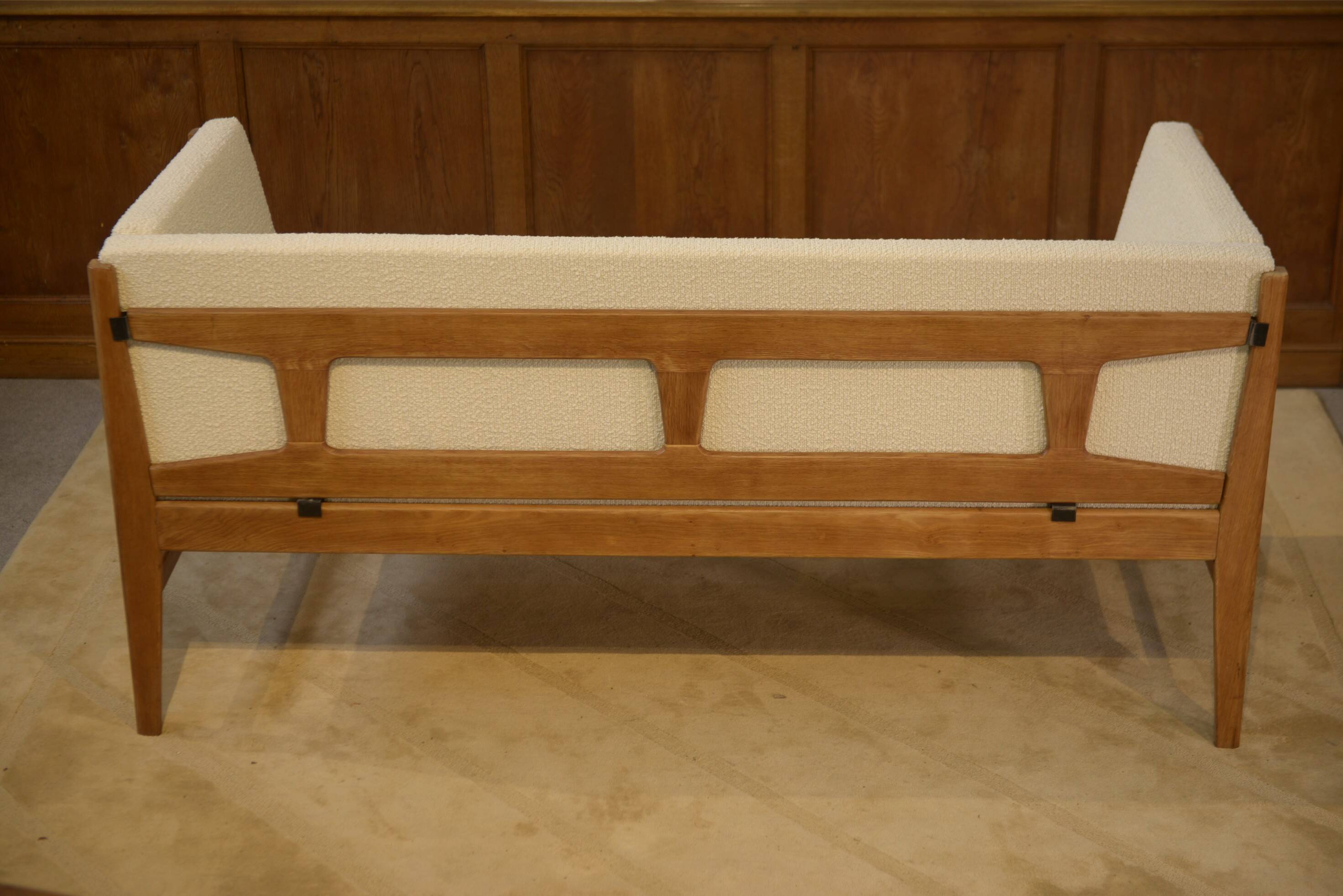 Oak canapé with ecru loops by Guillerme and Chambron for Votre Maison 1960s