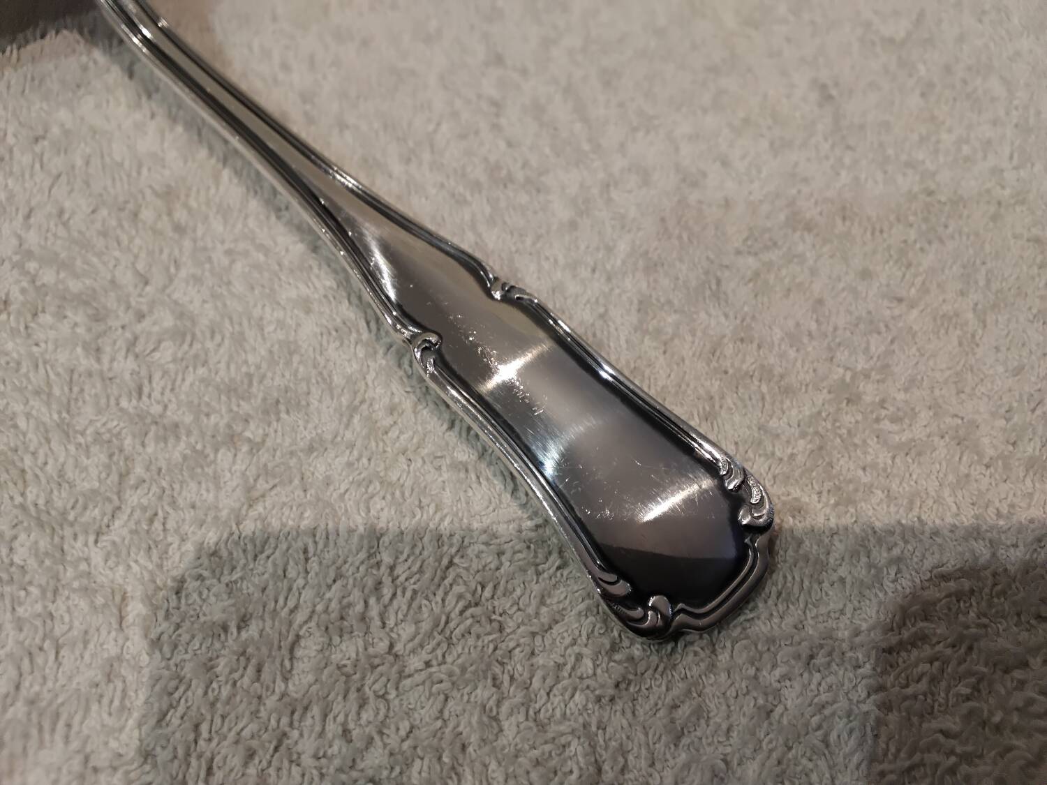 Silver-plated metal ladle for fats and lean meats, by silversmith Ercuis Valencay, 17.6cm