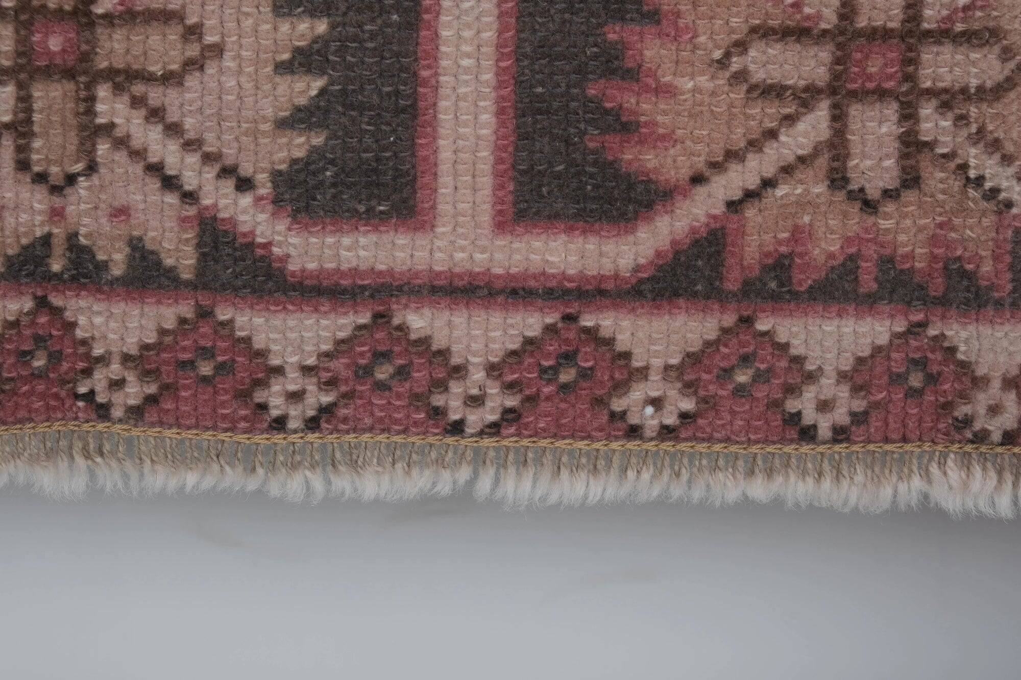 Vintage handmade Turkish rug 165x183 cm