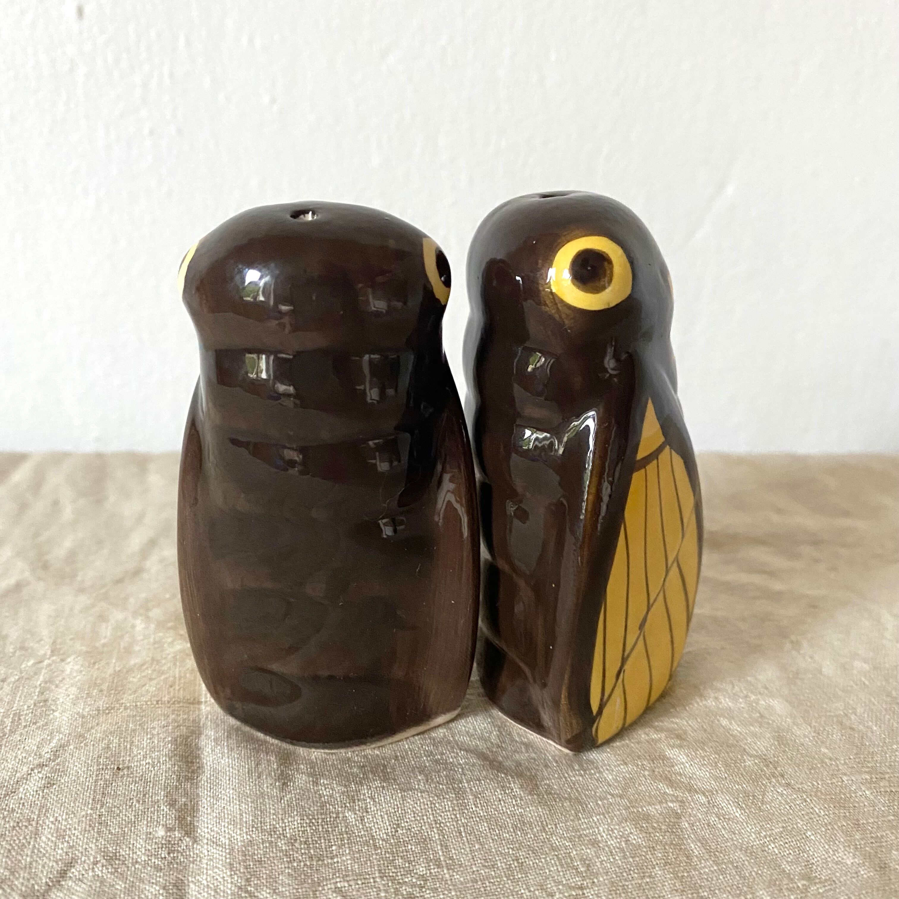 Cicada pepper shaker