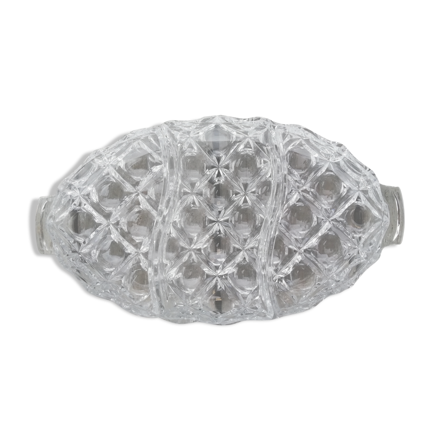 Compartmentalized dish in chiseled glass