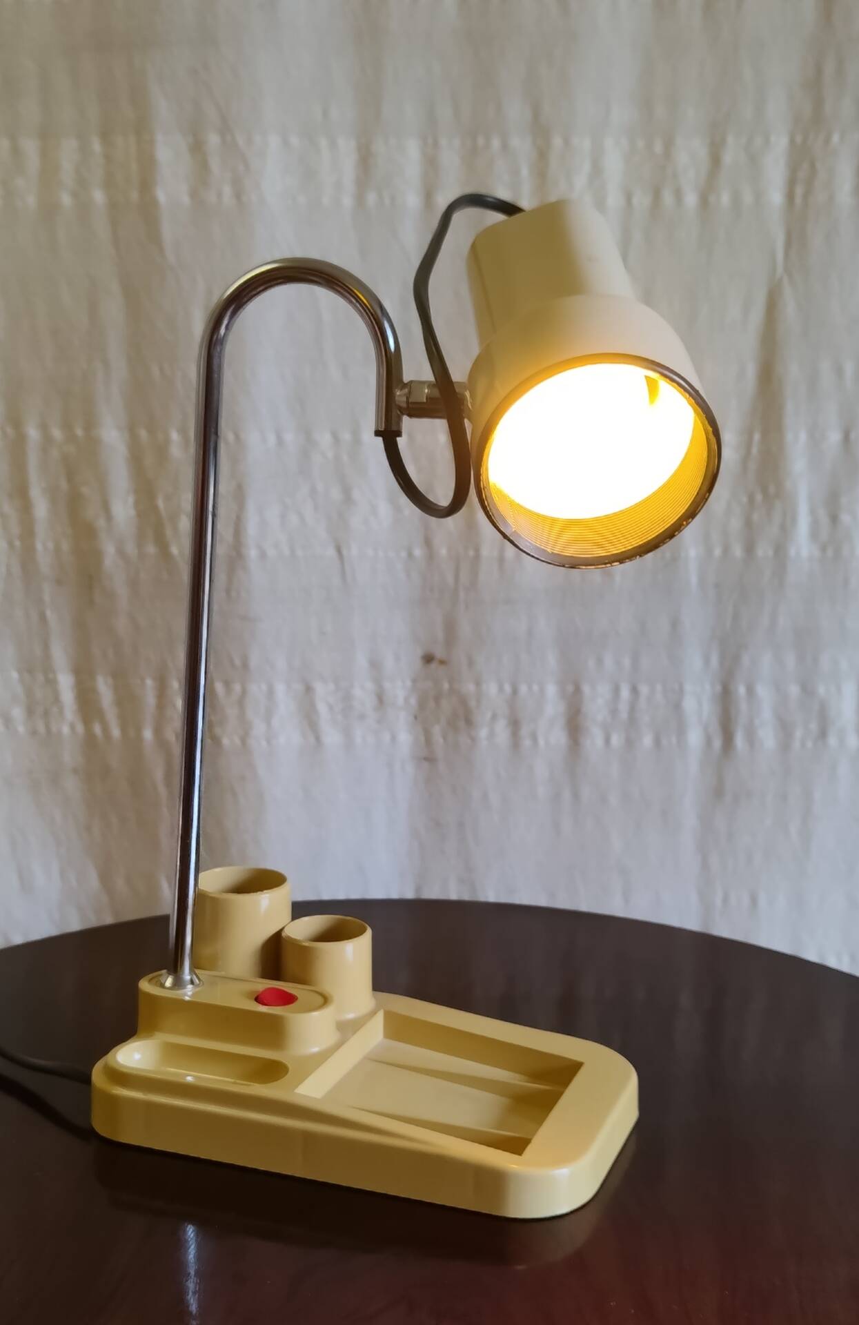 Articulated desk lamp - 80's design